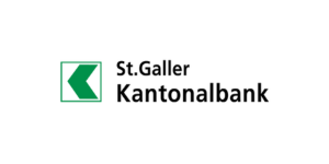 Logo der St. Galler Kantonalbank mit grünem, geometrischem Symbol links neben dem Banknamen in schwarzer Schrift auf weissem Hintergrund.
